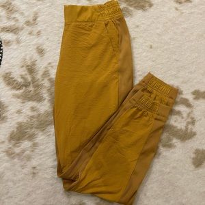 ATHLETA Textured Brooklyn Jogger